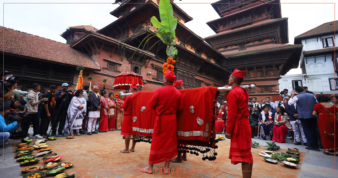 हनुमानढोका दरबारको दसैँ घरमा फूलपाती भित्र्याइयो, तस्बिरहरू