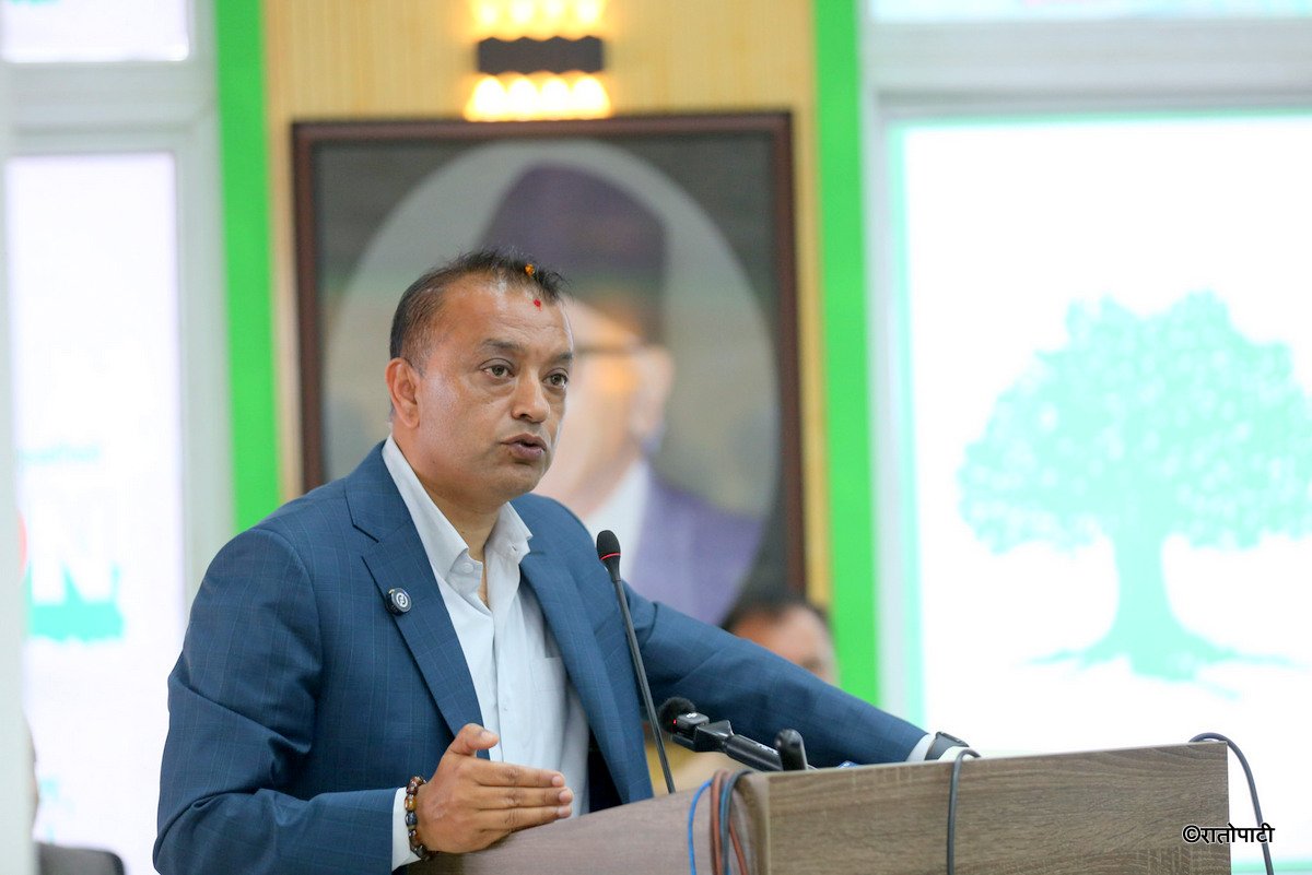 जवाफदेहितालाई ध्यानमा राख्दै राजीनामा दिएको थिएँ, दबाब र ग्लानी थिएन : गगन थापा