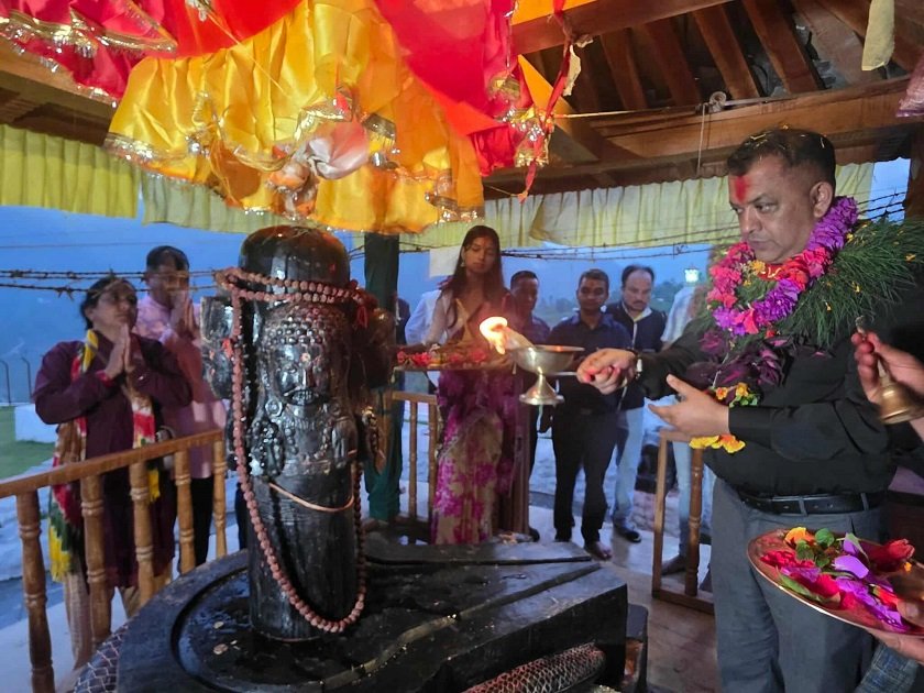 नेपालकै पहिलो नवग्रह मन्दिर पुगे कांग्रेस महामन्त्री थापा
