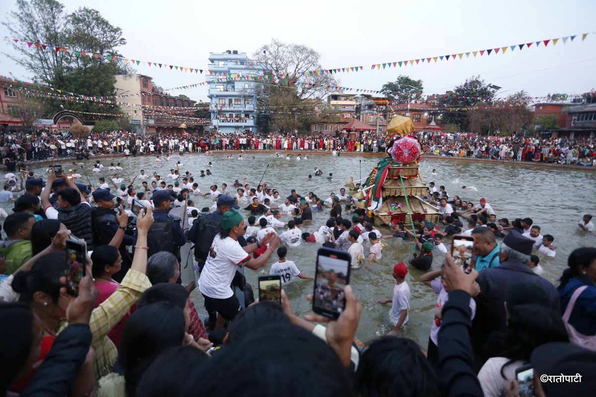 gahana khojne (15)