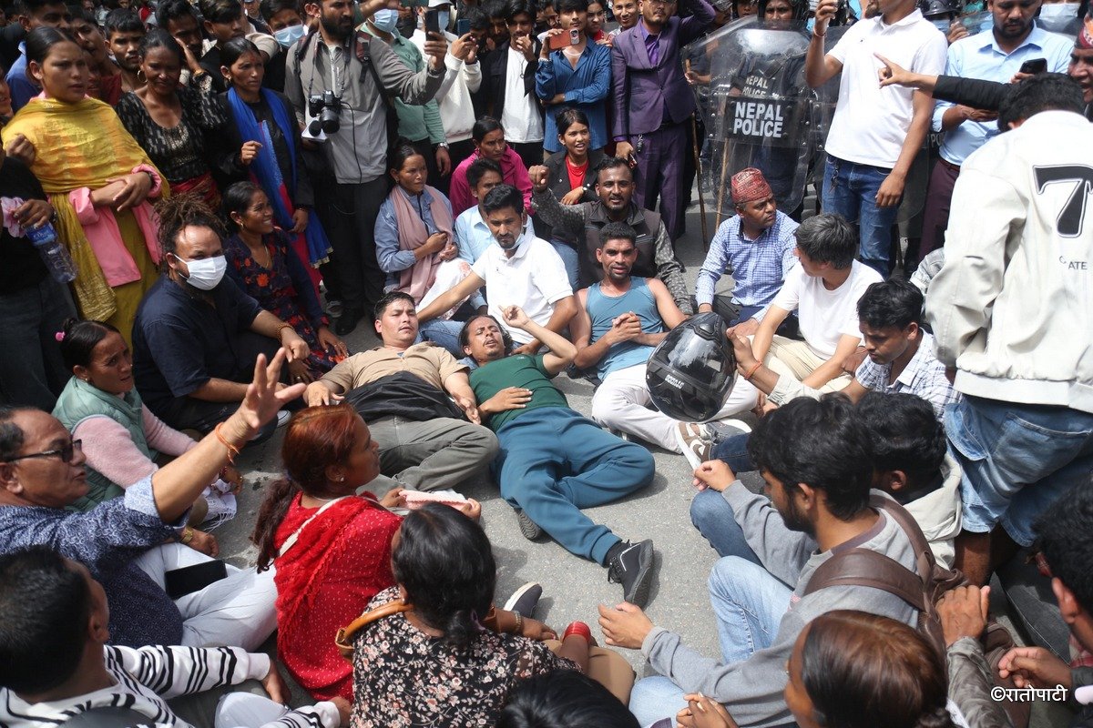ganesh nepali family protest (6)