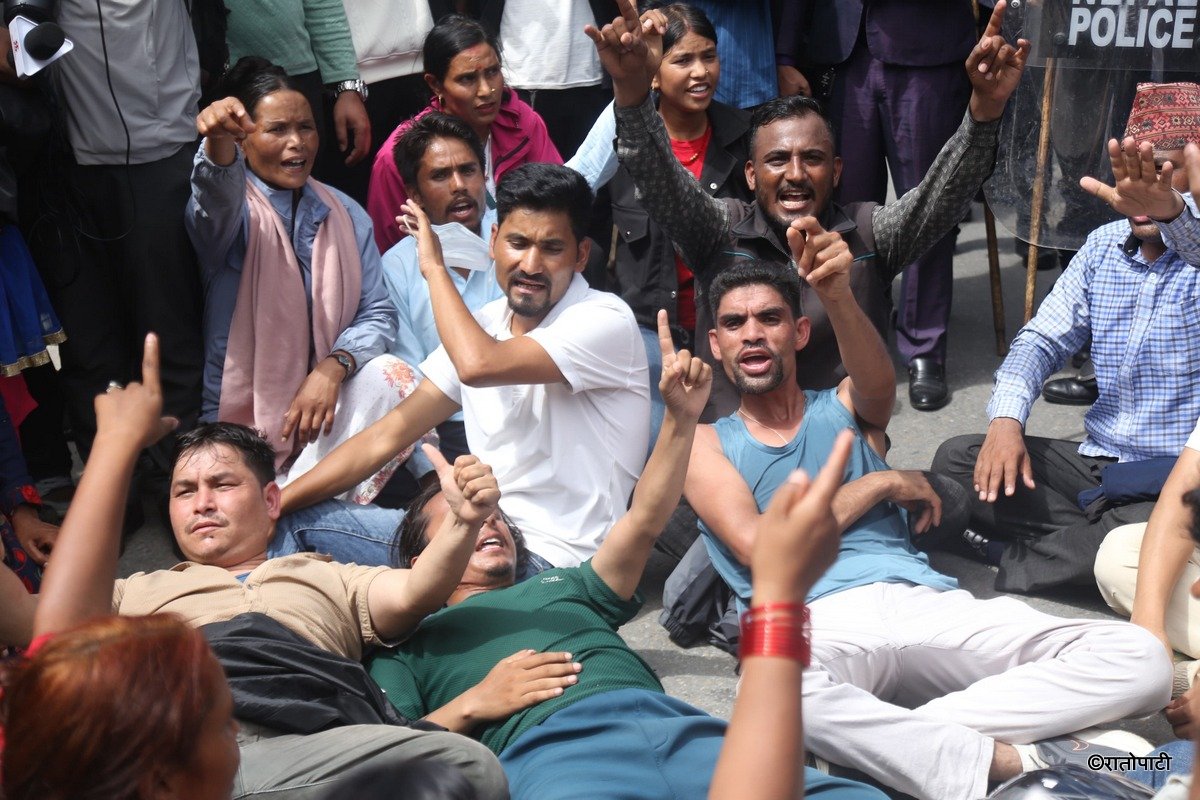 ganesh nepali family protest (7)