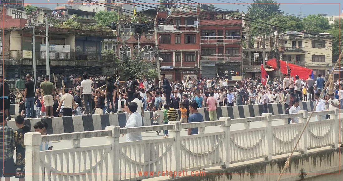 युवाहरूको आक्रोशको निशानामा नेताका निवास