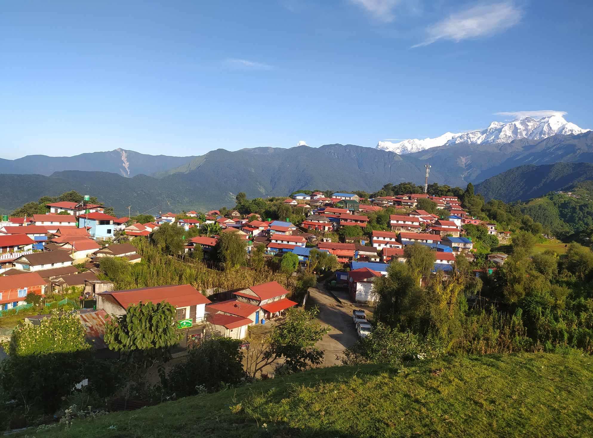 पर्यटक पर्खिरहेको घलेगाउँ