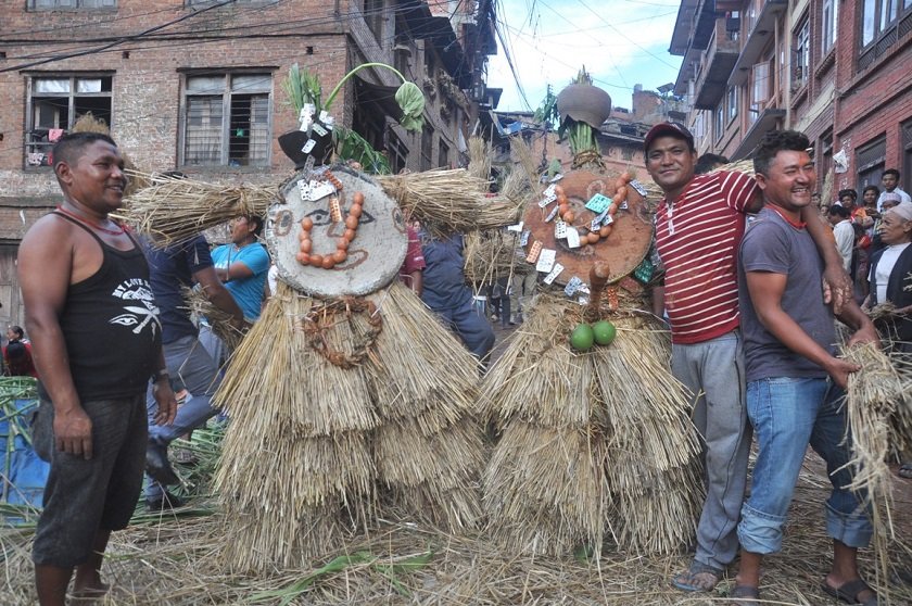   गाथामग  चह्रे पर्व मनाउँदै नेवार समुदाय