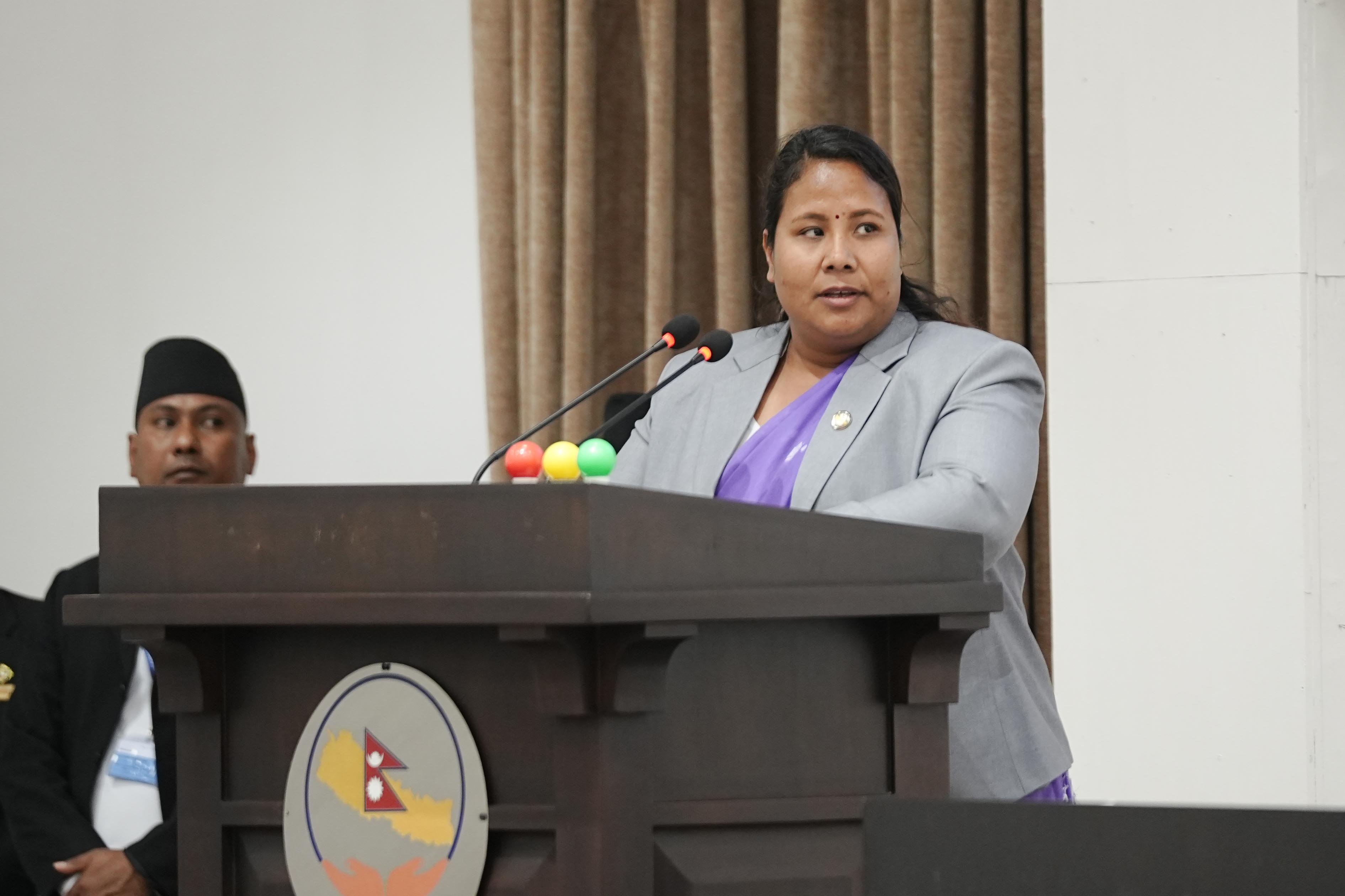 Agriculture Minister Pledges Reduced Reliance on Chemical Fertilizers