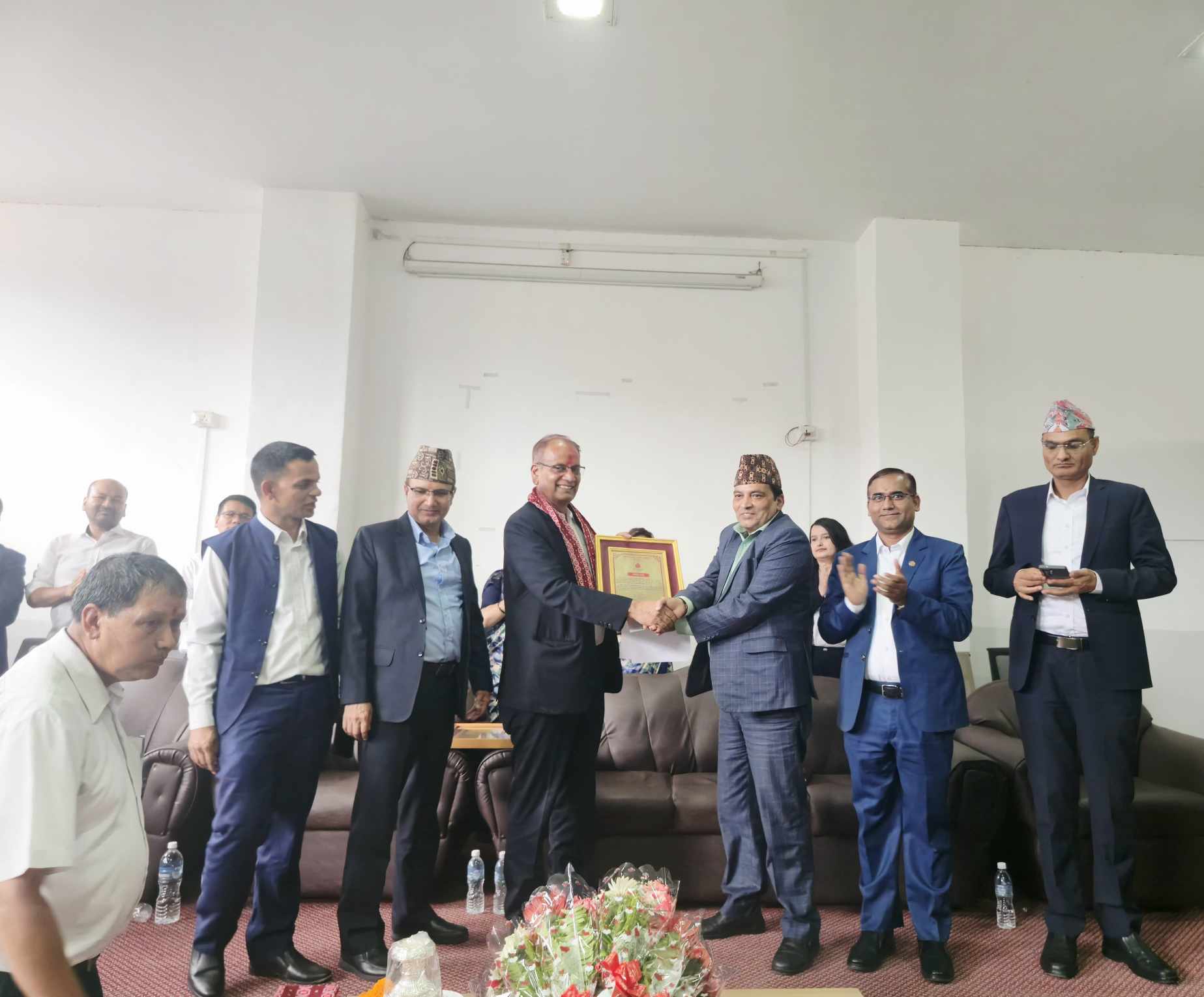 तीन दशक सेवा गरेर आयल निगमबाट बिदा भए गोइत
