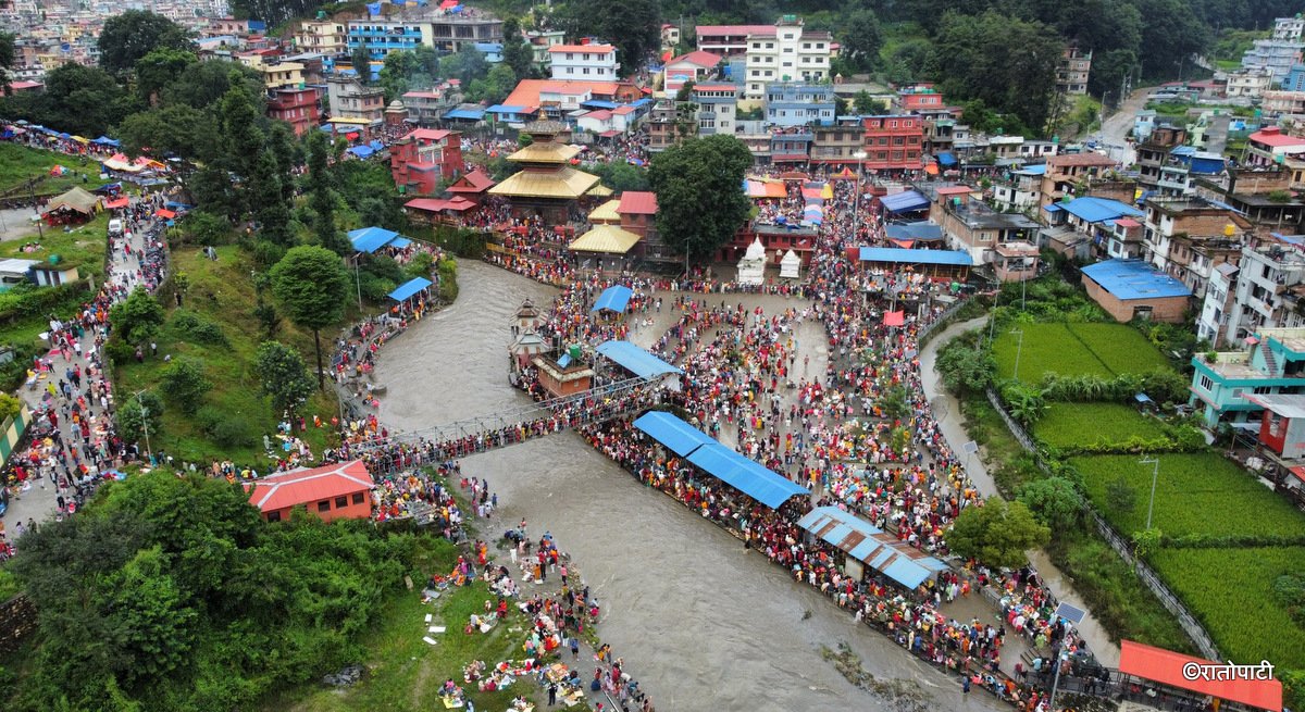 बुबाको मुख हेर्ने दिन : ड्रोनबाट यस्तो देखियो गोकर्णेश्वर मन्दिरको दृश्य (तस्बिरहरू)
