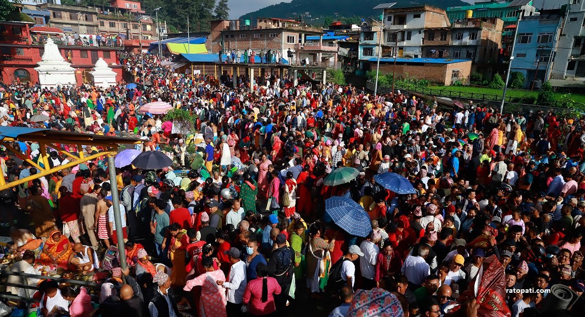 कुशे औँसी तथा पितृ सम्मान दिवसका अवसरमा गोकर्णेश्वरमा दर्शनार्थीको घुइँचो (तस्बिरहरू)