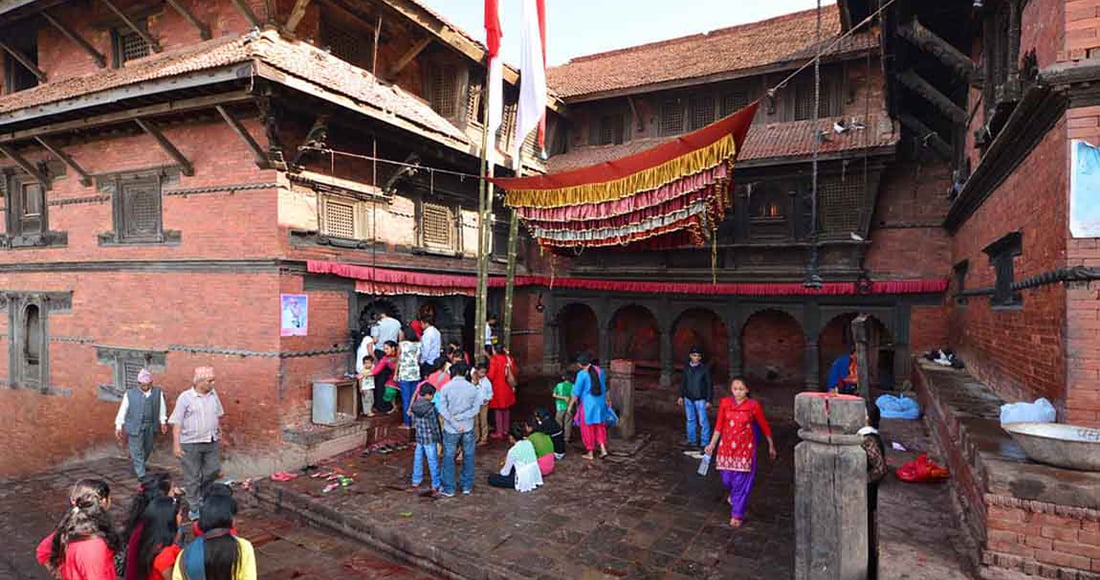 गोरखकाली मन्दिरमा पूजाका लागि छैन पैसा, घिरौँला र कुभिन्डोको बलि