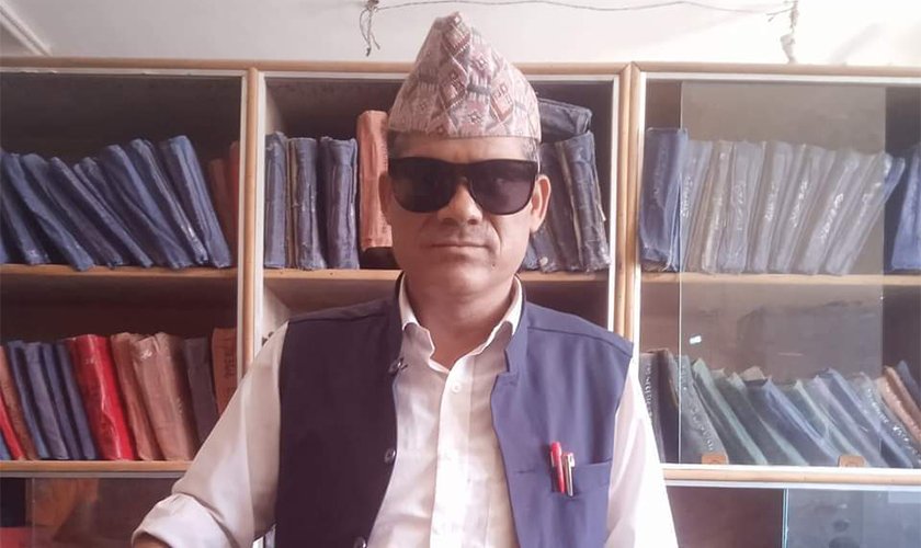   मदिरा खाएर कार्यालय पुग्छन् मालपोतका सुब्बा सा'प
