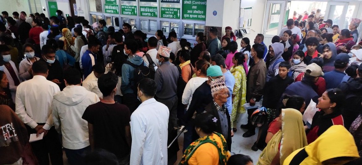 Government's Two-Day Weekend Policy Increases Patient Load in Hospitals