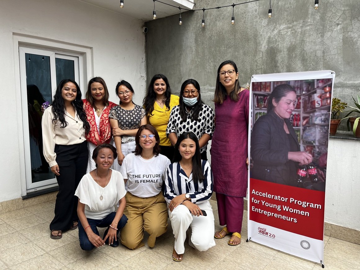कोकाकोला नेपालले सक्षम एक्सेलेटर र मेन्टरसिप कार्यक्रम मार्फत युवा महिला उद्यमीहरूलाई सशक्त बनाउँदै