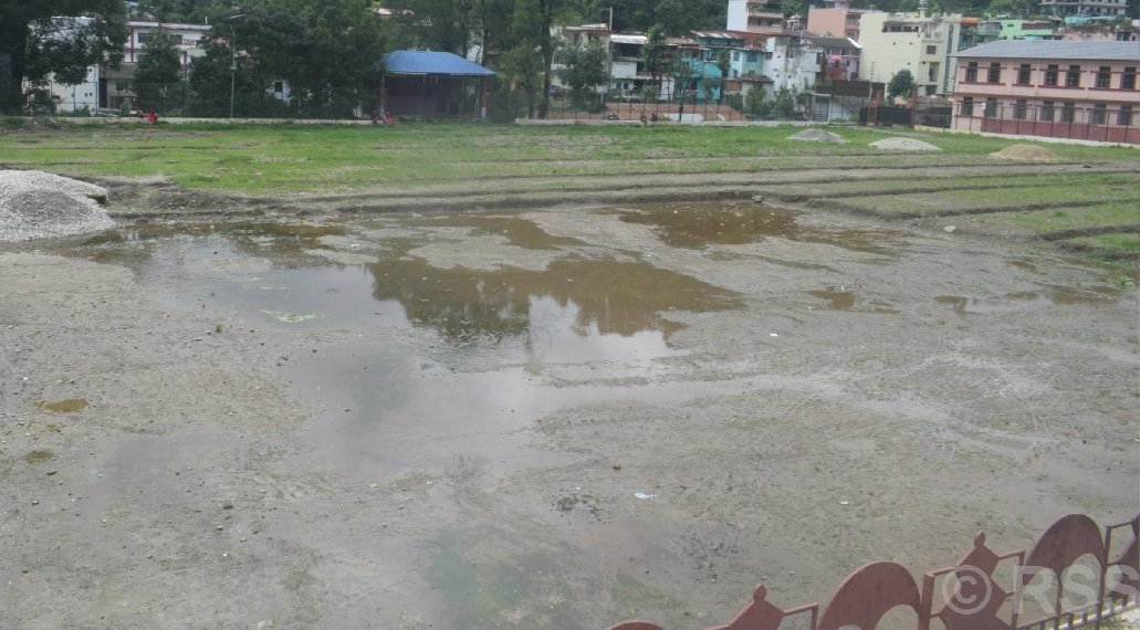   अस्तव्यस्त चिदिचौर खेलमैदान
