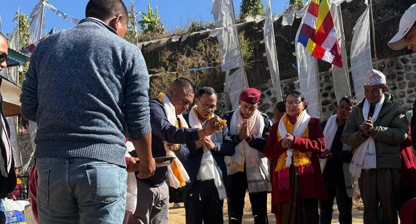   रामेछापको फुलासीमा गुम्बाको शिलान्यास
