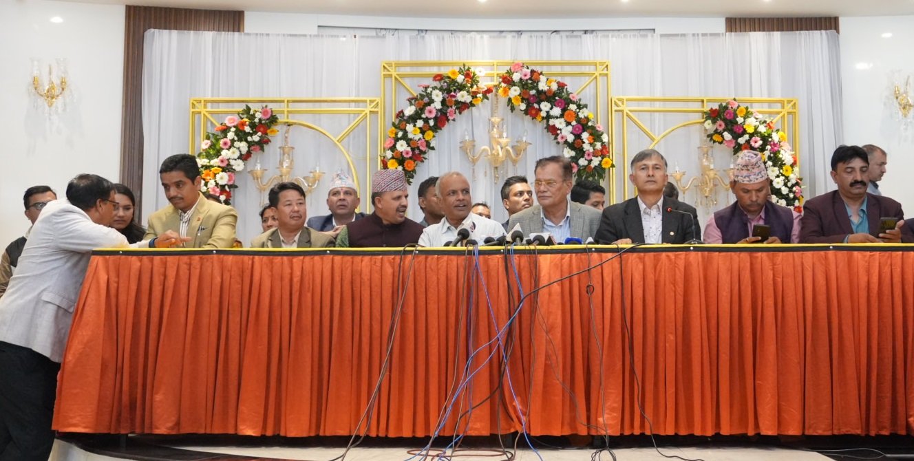   गुरुराज घिमिरेको प्रश्न- कम्युनिस्टहरूले महाधिवेशन तोकिसके हामीलाई केले रोक्यो ?