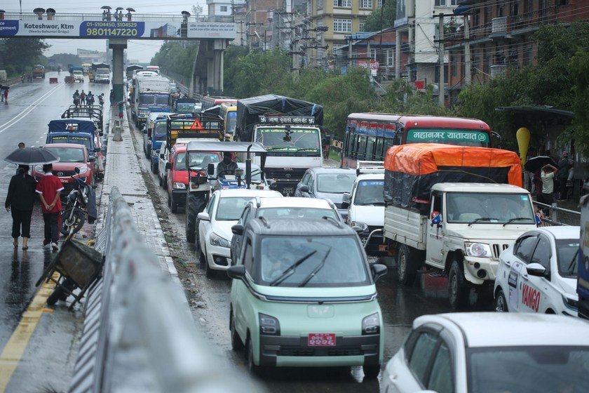 Gwarko overpass_Traffic_Jam_-158