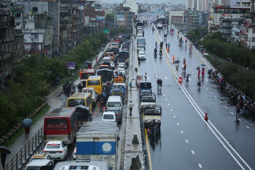 Gwarko overpass_Traffic_Jam_-163