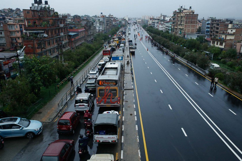 Gwarko overpass_Traffic_Jam_-167