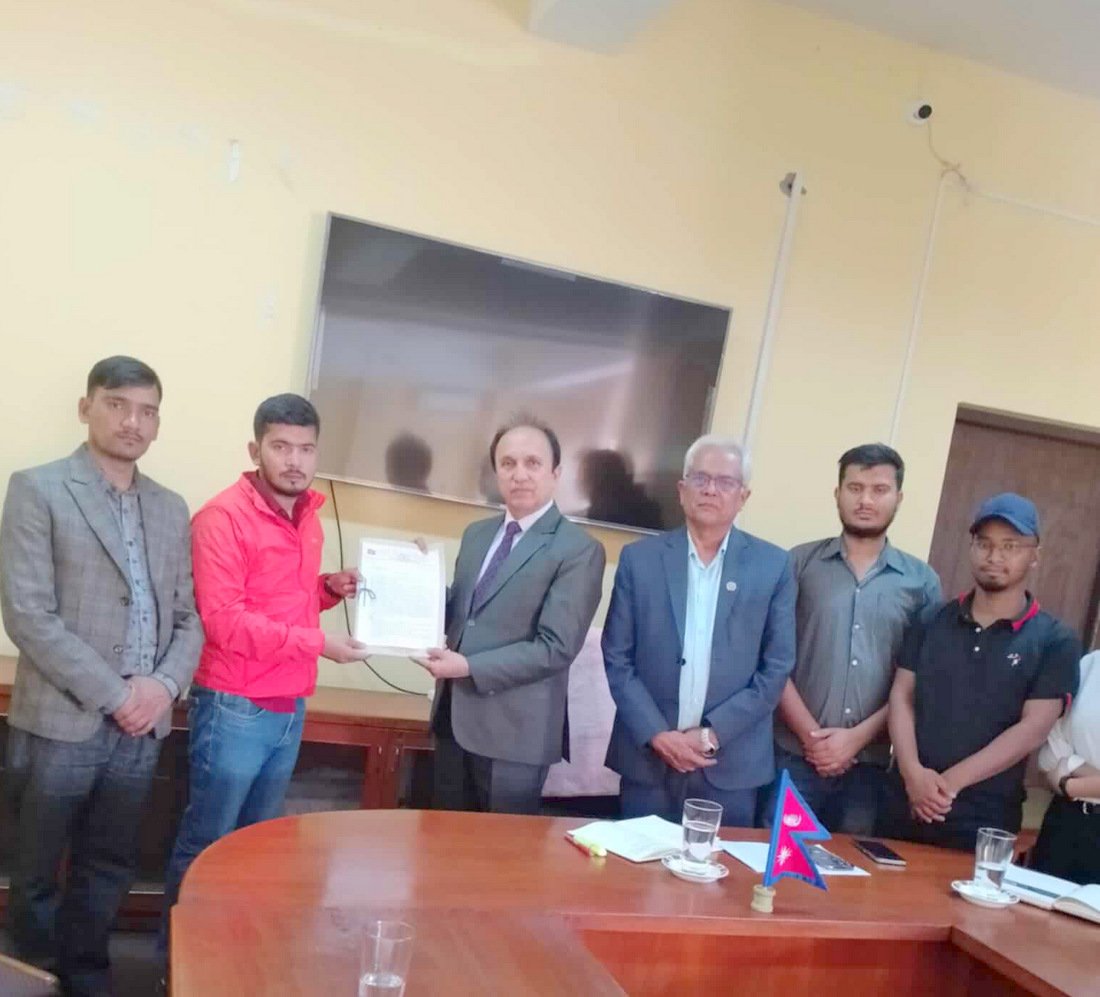 बहुमत निकट विद्यार्थी सङ्गठनले बुझायो ८ बुँदे ज्ञापनपत्र