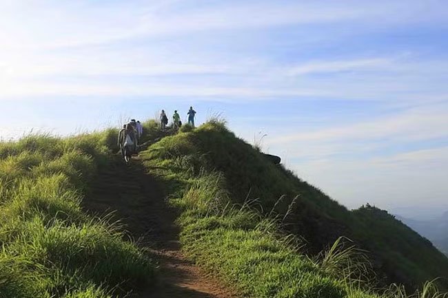 हान्थाना पहाडमा फसेका  १८० जना विद्यार्थीको उद्धार