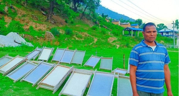 नेपाली हाते कागज उद्योगबाट गाउँमै मनग्य आम्दानी