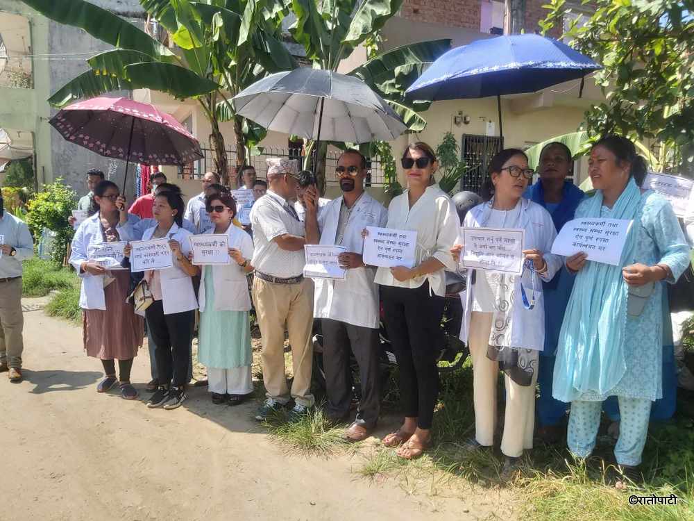 hetauda doctor protest (3)