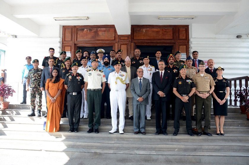   भारतीय राष्ट्रिय रक्षा महाविद्यालयको प्रतिनिधिमण्डलद्वारा गृहमन्त्रीसँग भेट
