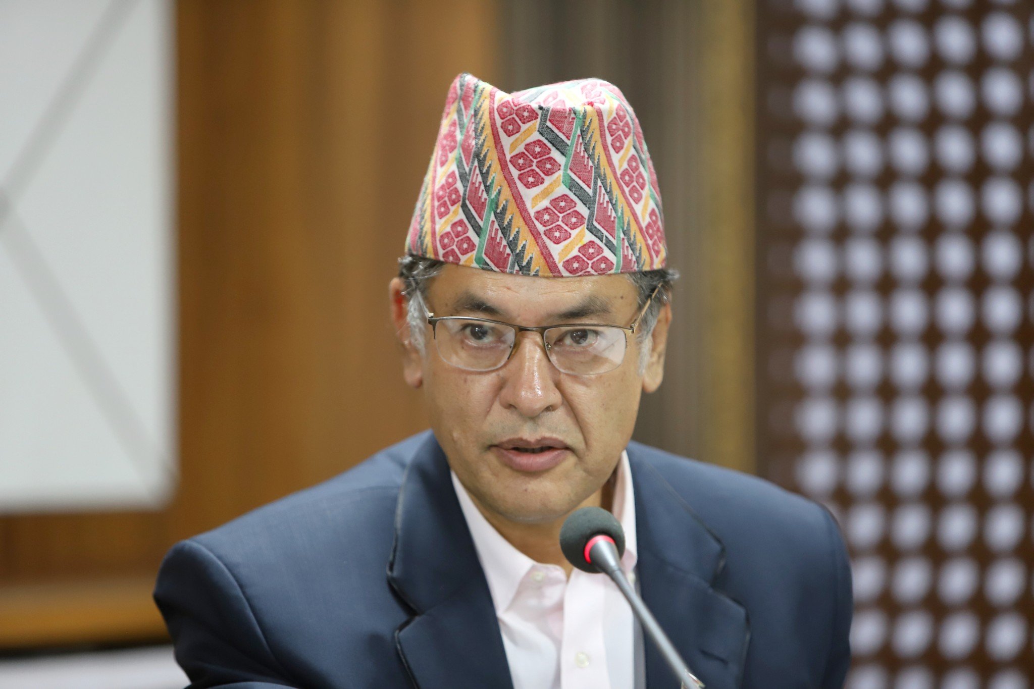   हितेन्द्रदेवको रिट हेर्न नमिल्ने इजलासमा