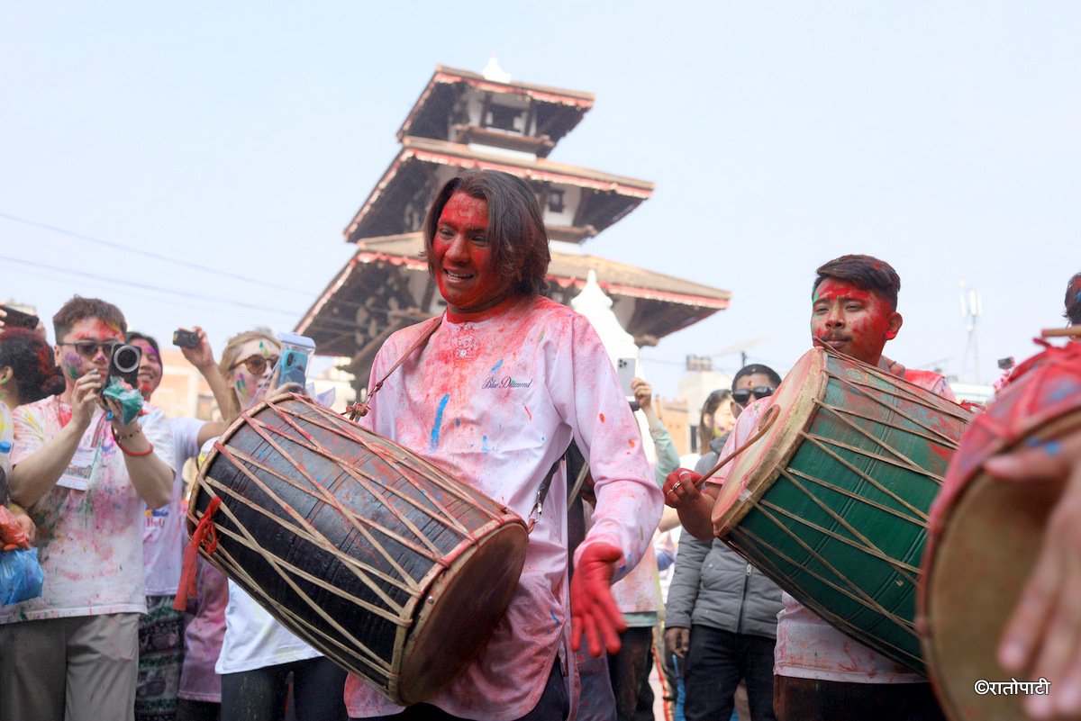 holi (2)