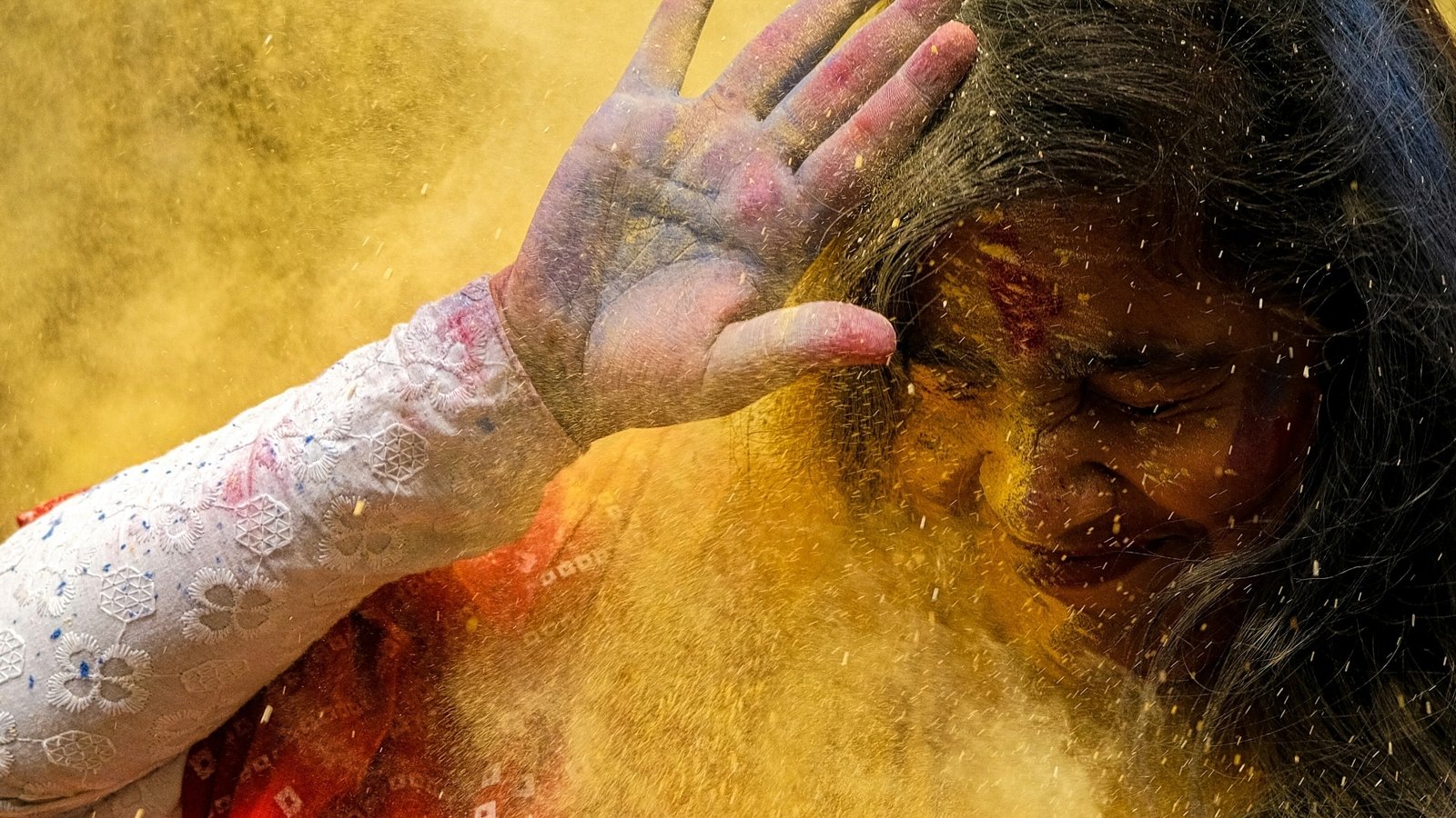 holi