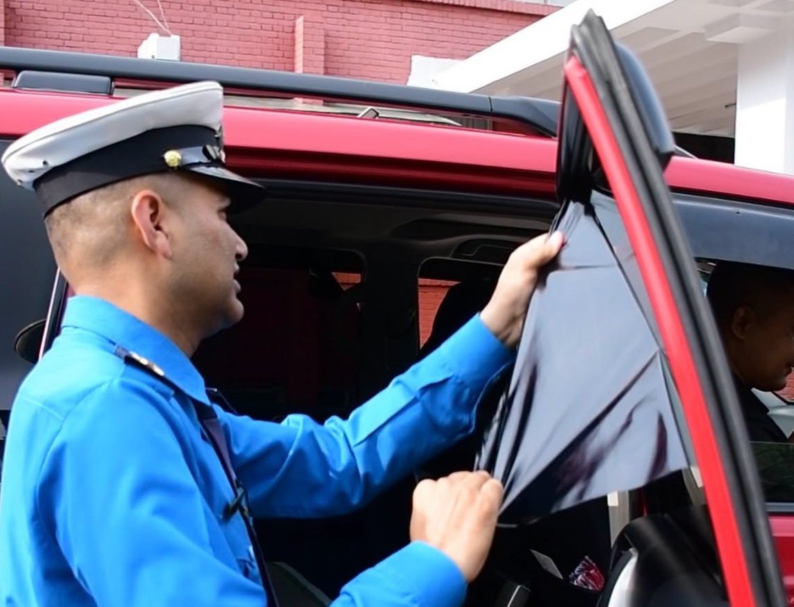Traffic Police Remove Tinted Glass from Home Minister and Secretary's Cars