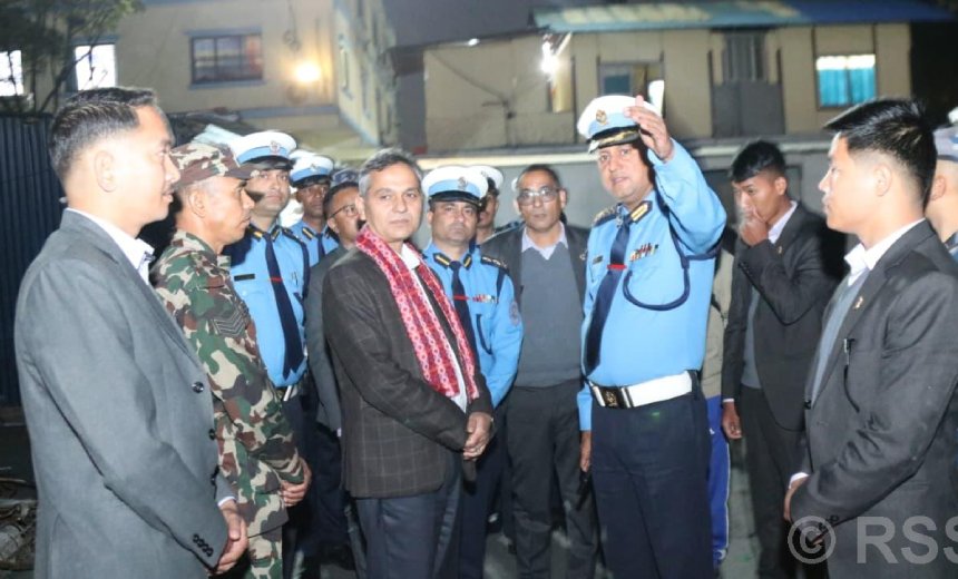   गृहमन्त्री अर्यालद्वारा उपत्यका ट्राफिक प्रहरी कार्यालयको निरीक्षण अनुगमन