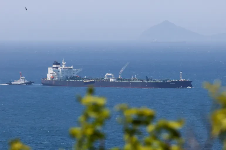 Oman Rejects Mandatory Transit Fees for Ships in Strait of Hormuz