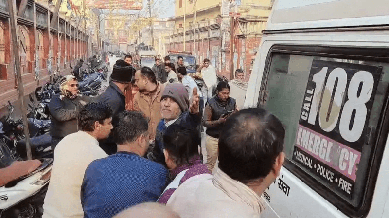 उत्तर प्रदेश : महोत्सवमा मचान भत्किँदा पाँच जनाको मृत्यु, २० जना गम्भीर घाइते