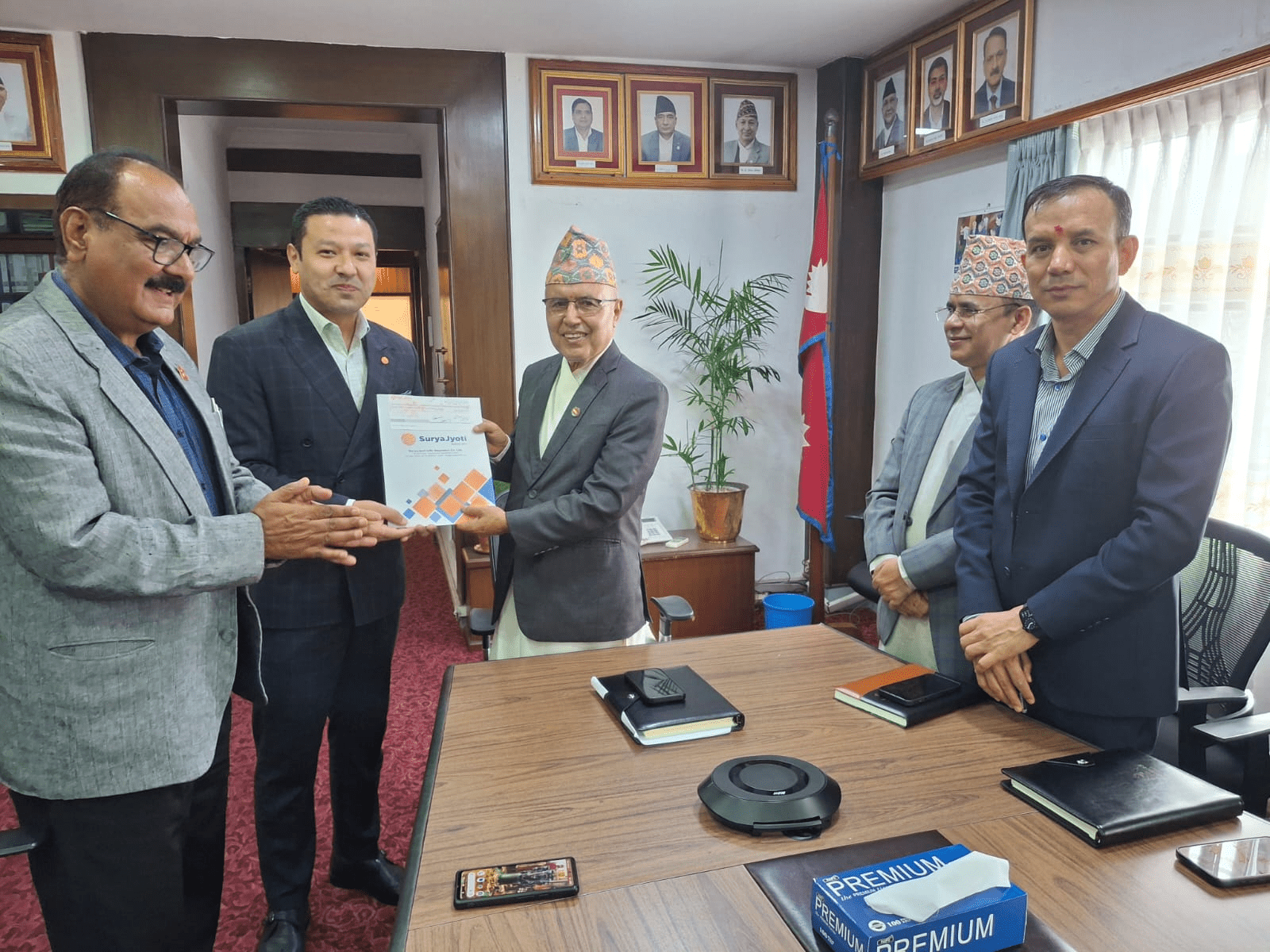   सूर्यज्योति लाइफ इन्स्योरेन्सद्वारा भौतिक पूर्वाधार पुनर्निर्माण कोषमा १ करोड ५० लाख सहयोग