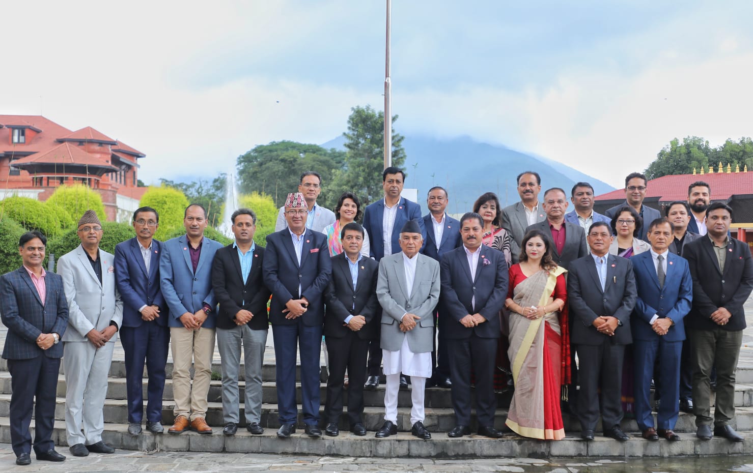 महासंघले भेट्यो राष्ट्रपति पौडेललाई, अर्थतन्त्र चलायमान बनाउनुपर्नेमा जोड