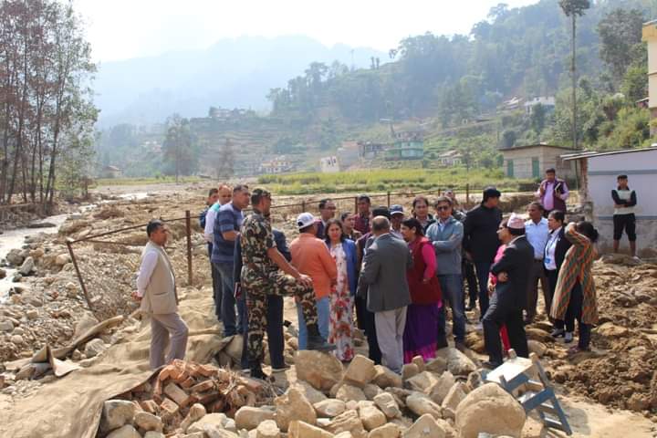 शिक्षामन्त्री भट्टराईले गरिन् बाढीबाट क्षतिग्रस्त विद्यालयको स्थलगत निरीक्षण