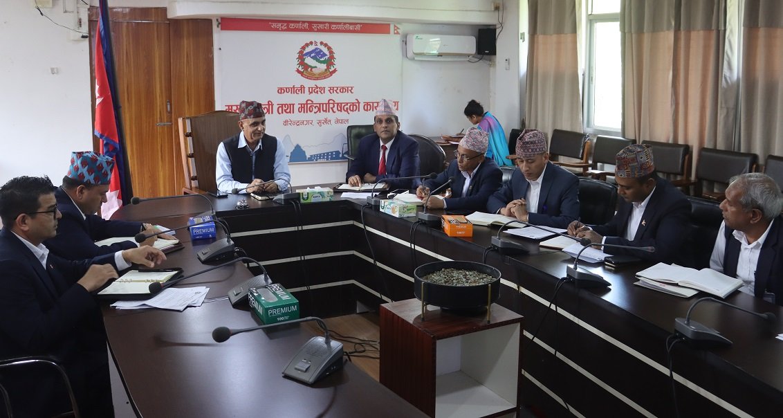   कर्णालीका मुख्यमन्त्रीको सचिवहरूलाई निर्देशन : जेनजीको भावनालाई सम्मान गर्दै काम गर्नुहोस्