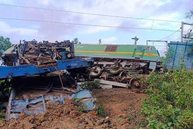 भारतमा अर्को रेल दुर्घटना, मालगाडीका १२ डिब्बा ट्र्याक बाहिर