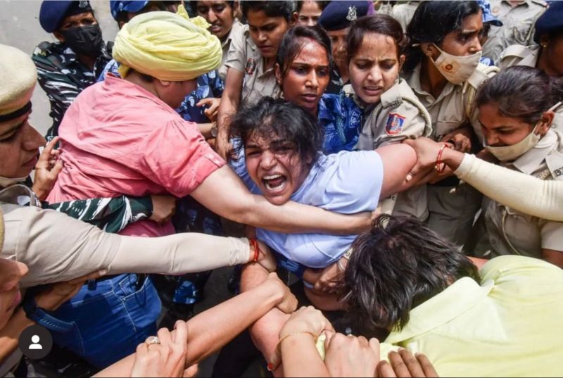दिल्ली पुलिसले प्रदर्शन गरिरहेका पहलवानहरूलाई जन्तर मन्तरबाट हटायो