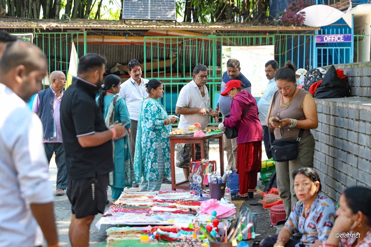 indian tourist in pokhara (11)