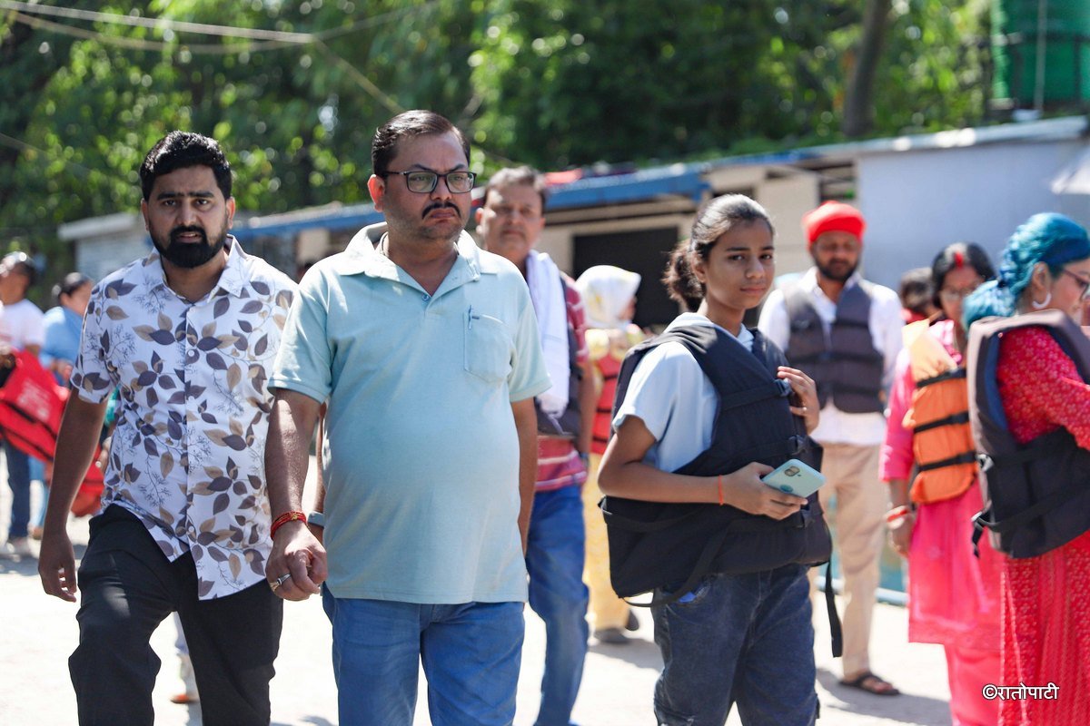 indian tourist in pokhara (3)