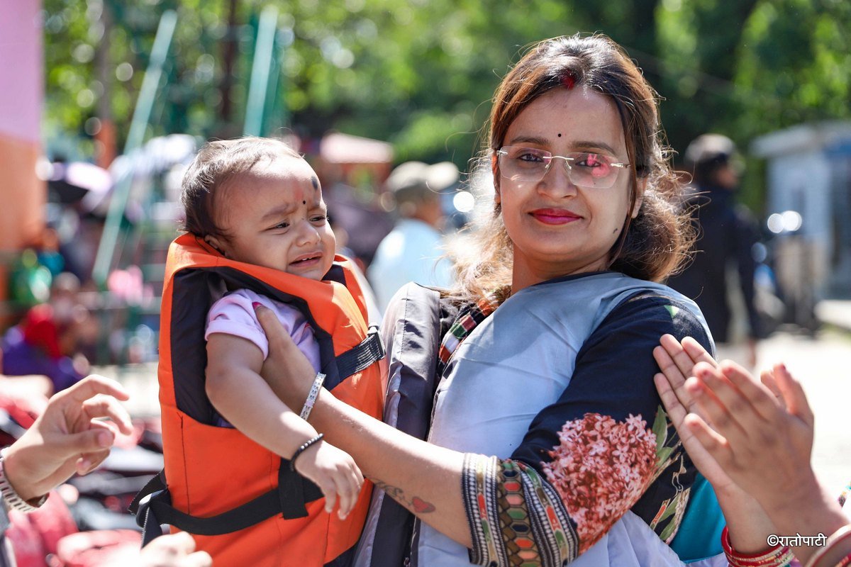 indian tourist in pokhara (7)