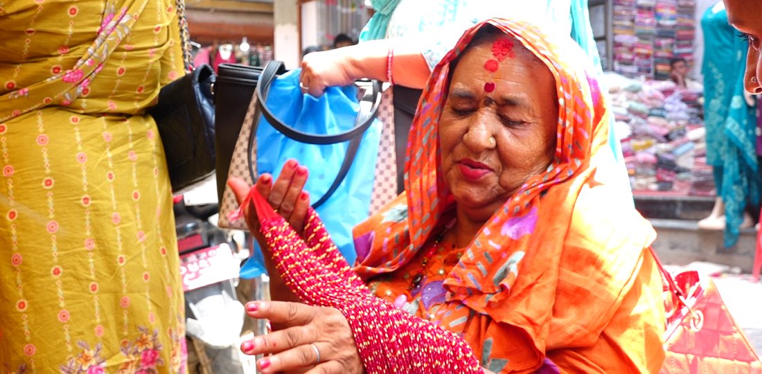 साउनको आगमनसँगै सजियो इन्द्रचोक