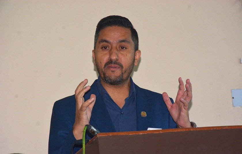  जनताले कागजको चिर्कटो बोकेर हिँड्नुपर्ने अवस्थाको अन्त्य हुनुपर्छ : सञ्चारमन्त्री खरेल