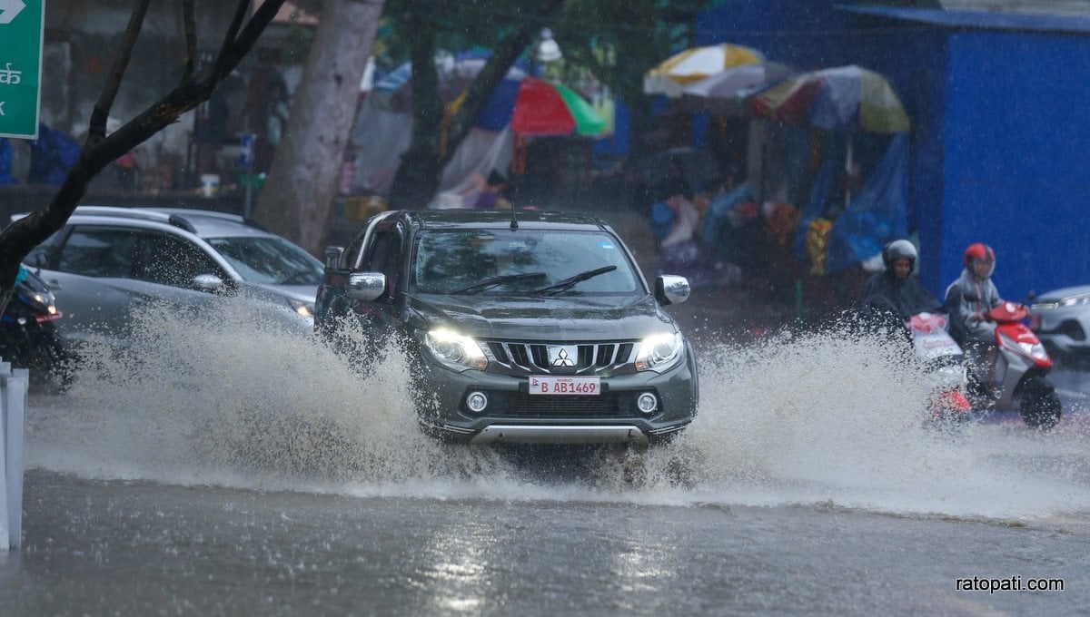 झरीले निथ्रुक्क काठमाडौँ (फोटो फिचर)