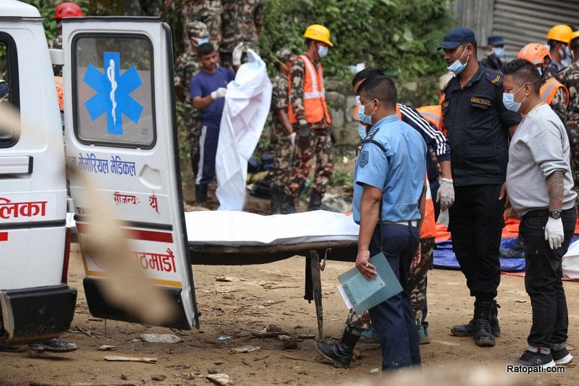 ३ वटा गाडीमा पुरिएका ३५ जनाको पहिचान खुल्यो