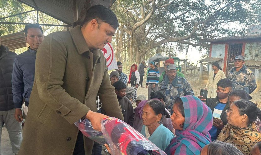 जीवन आचार्यद्वारा पाँच सय जनालाई कम्बल वितरण