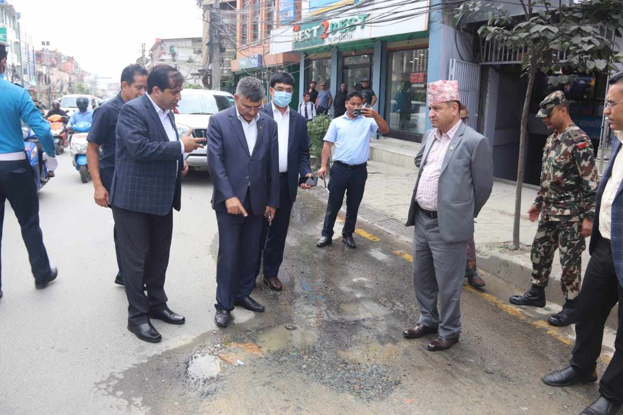 एक महिनाभित्र ‘खाल्डाखुल्डीरहित काठमाडौँ’ अभियान थाल्न मन्त्री ज्वालाको निर्देशन